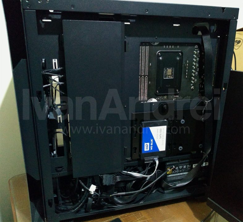 Lateral derecho del case Cougar Darkblader G